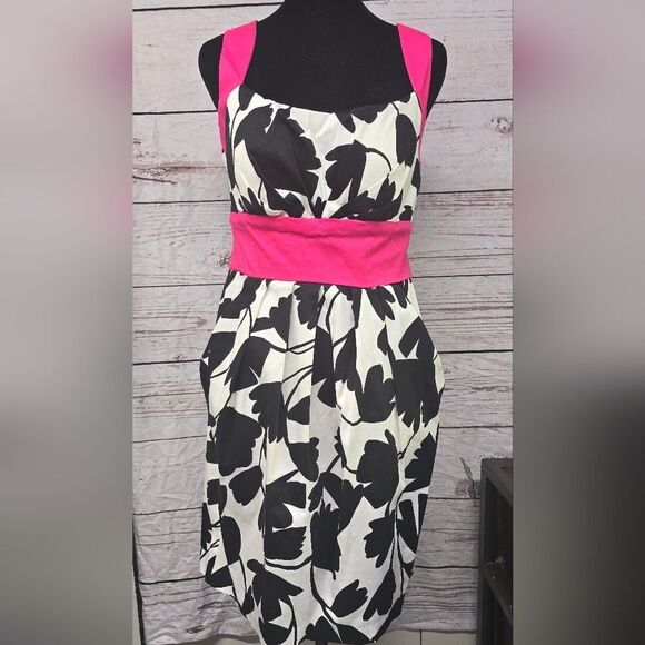 B smart sleeveless dress for women. - Picture 1 of 5